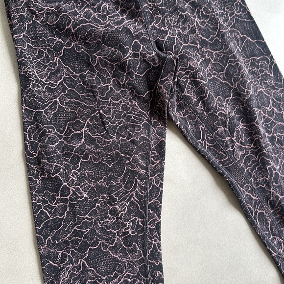 Lululemon align crop leggings - Picture 3 of 4